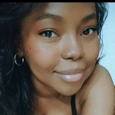 rebeccamedee's profile picture. 