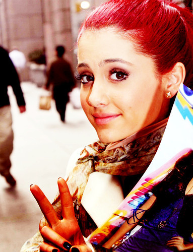 lalalagrande's profile picture. Red velvet hair, high heels, elegant dress, red lips, cute smile, that's my inspiration her name is Ariana Grande ♥ i adore her, put your hearts up ♥♥♥♥