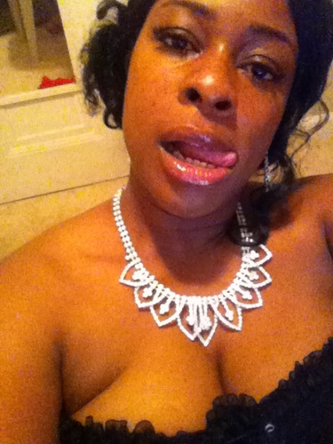 I am 4ft 11, thick, brown skinned with dimples, love to cook, single parent, looking to start my own business, love to write poetry in my spare time. No Drama!
