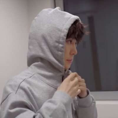 (ノД `) but 𝐢𝐠𝐧𝐨𝐫𝐚𝐧𝐭‼ Hmpf ㅤ★︎★︎ @tzuchwe | she / her | multi | sometimes nsfw | ot22 (nct) ot5 (oneus) | 22 {stan account} main: @doyoungxkuromi