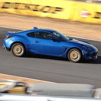 ryu0123ryu's profile picture. BRZやNinja250R、カートでサーキットとか峠走ってます。
（速くなく、運転をうまくなるためにやってるエンジョイ勢）
車バイクオフ会とか好きなのでダベリやドライブ仲間募集中です。お気軽に声かけてください
　
最近はサーキット行ってもピットクルーやストラテジストやってるばかりになってしまったのが少し残念、走りたい。