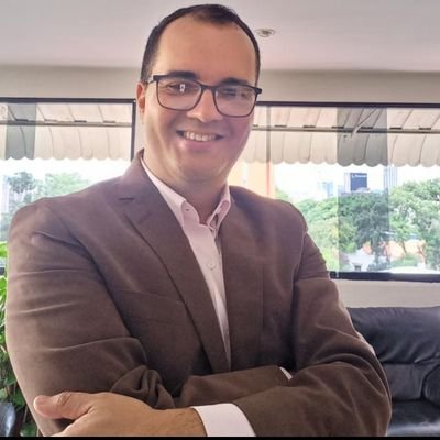 Periodista venezolano. Profesor de Opinión Pública .  Director adjunto de https://t.co/mdnN61RqGA Mis opiniones son personales y no comprometen al medio.