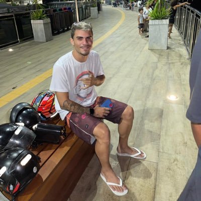 • Baixada Santista🏄♂️ • • Eu nunca vou julgar um invejoso, pq no lugar dele eu tbm ia querer ser eu 🤟🏼🎶
