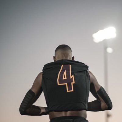 6’1 Wr… 185 pounds 3 years of eligibility 🖤 just chasing a dream⏳