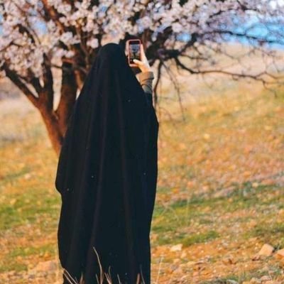 من فراموشت نڪࢪدم!
فقط گـاهـۍازڪثࢪت گنـاه
خجالٺ میڪشم..
صدات بزنم حاجۍ((: