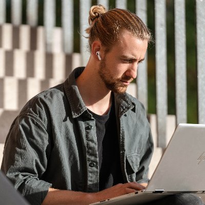Webdesigner • mixing engineering, psychology and design into beautiful interfaces - exploring the intersection of AI&Creativity.
