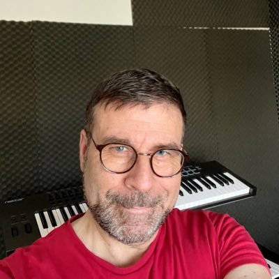 Swiss Producer & Composer with regular job, I love making music, looking forward to working with other musicians, singers!