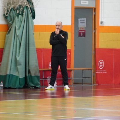 📚 Profesor de Educación Primaria 📚📚. Técnico deportivo Grado Medio en Fútbol (Nivel 2) y Técnico deportivo Superior Fútbol sala (Nivel 3)