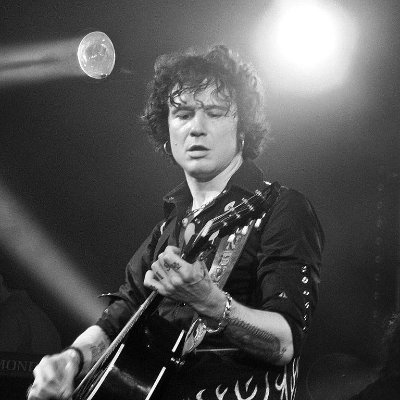 BUNBURY ✨
el cocodrilo astronauta soy en órbita lunar.