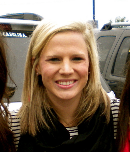 lauratrz's profile picture. 