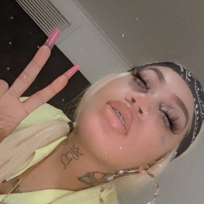 Sweet Sexi Sour Yellow Bone I love to have fun and make money I also make content Exclusive Picture Videos FaceTime calls let’s have some fun😉😏😘