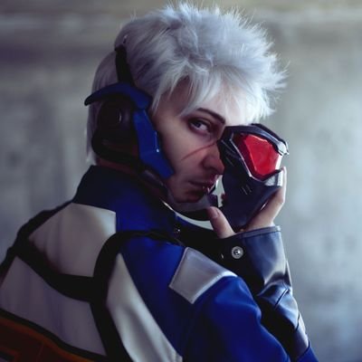 Cosplayer || Model || Pompadour Enthusiast ||
♑/♒ || ♂ ||
pfp: Photosbybitter on insta