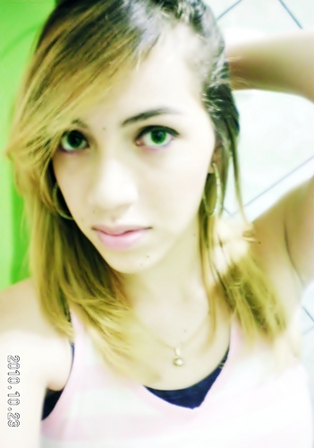 Sem time !  Estudante , amiga e completamente apaixonada *-* Escrever aqui não é suficiente , quer saber saber sobre mim? Me conheça ;*