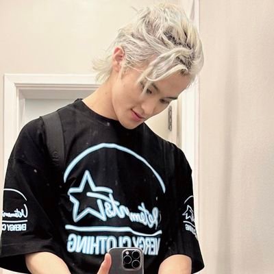 markihacoy's profile picture. ＃MARK . . . 💭 ! thinking, talking, and loving ; mark 24/7 !
my serotonin boost && happy pills 💢