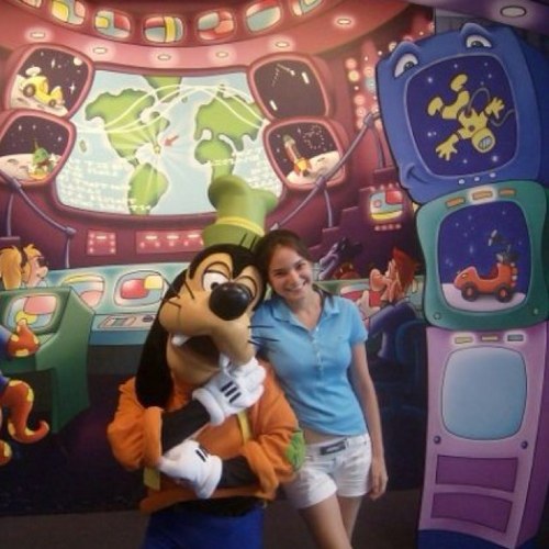 isacontwiter's profile picture. 