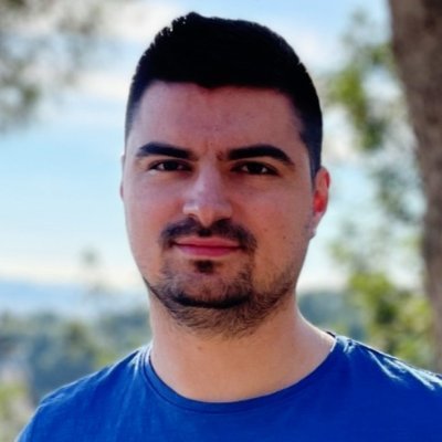 Product Development. Passionate #IndieHacker with a focus on building small products with great potential. #Neo4j Certified Professional. Petting @letmebeapp 🌐