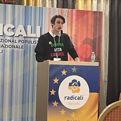 Relazioni Internazionali presso @unicatt ——— Coordinatore +Europa Monza - Membro di Comitato di Radicali Italiani #radicale