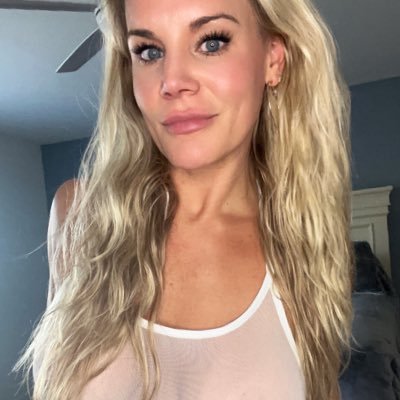 East Coast Hotwife 💍/Adult Female talent available for pro ⭐️/collab bookings🎥⚡️Official member of The Hotwife Tour⚡️ ✉️: Camerynmorie1@gmail.com