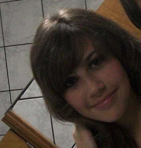 Simplesmente a Viviane Rodrigues de 13 anos q mora em Parobé com os pais e em breve uma parte em Crato Ceará!