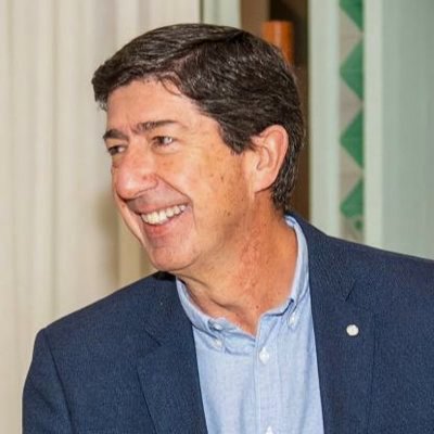 Presidente del @CESAndalucia. Fui vicepresidente de la Junta de Andalucía en la XI Legislatura. El mayor honor de mi vida, servir a los andaluces.