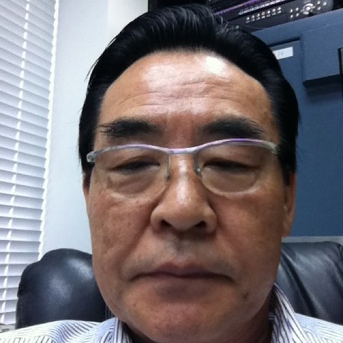 sanglee923's profile picture. 미주 LA 태평양 은행 이사장으로 있고 Lees Gold Import CEO 로 있으며
한길교회 협동장로로 섬기고 있고 ROTC 11기  한양대학 과 고려대 대학원을 졸업하고 미국엔 1981 년 부터 거주 하였습니다.