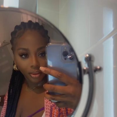 ADL_xo's profile picture. a baby girl doing baby girl tings