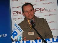 KRozenvalds's profile picture. В Латвии известный PR-специалист, политический обозреватель и преподаватель Кристиан Розенвалдс на русском.
По-латышски @Rozenvalds