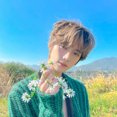 Be the only one, not the best one - YJ ꒰ BTS💜🫰🏻& TXT🫧🩵꒱