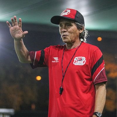 Cuenta oficial del ex jugador Marquinho 🇧🇷🇵🇪

Entrenador de fútbol, Conductor en Canal De Tiro Libre Oficial en YouTube (@CanalTiroLibre) y comentarista.