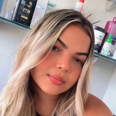 souzaletticia2's profile picture. 