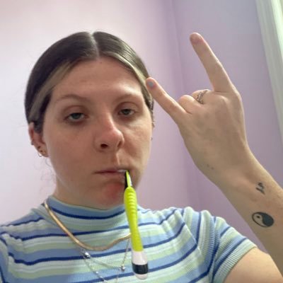 kathleeeennolan's profile picture. where there are no strangers, just friends who haven’t met yet