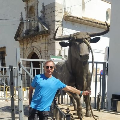 Montijo (Badajoz). Doctor UEX. Licenciado en Criminología.Màster Ciencias Sociales y Jurídicas. Mediador