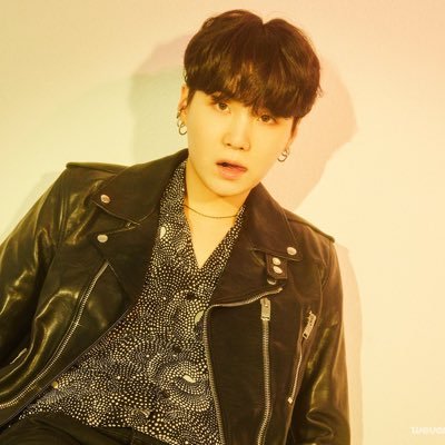 yoongipillowss's profile picture. i lost @yoongipillows help me 😔