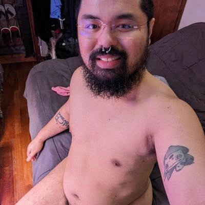 NSFW 18+, Leather, kinky, and Queer. Pinoy boy. Enjoys being exposed, edging, orgasm control/denial.