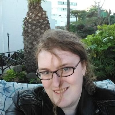 Tweets about politics, geekery and random shit. She/her