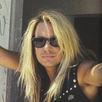 huge Vince Neil fan🔥🔥🔥🔥❤️❤️❤️❤️🤘🤘🤘🤘