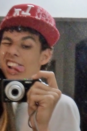 o tao carente que se alguem falar mal de mim por ai eu dou um abraço e ainda choro por ter lembrado de mim