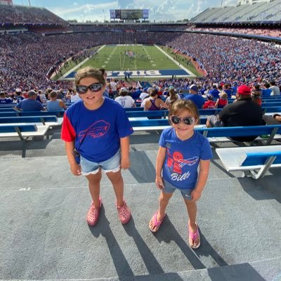 Happily married and parents of 2 beautiful girls. Educators @ Lansing CSD. Diehard Syracuse Orange and Buffalo Bills fans!