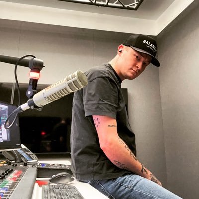 AlekOnTheRadio Profile Picture