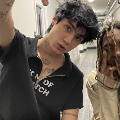 teamoenri's profile picture. kk🫤