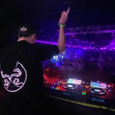 dhoke757's profile picture. JMU Alum | DJ | 💀 @muerteisdead stan 💀 | NSD FOREVER 🖤