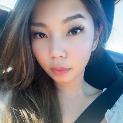 tin002's profile picture. 