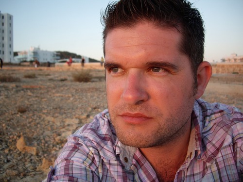 thesalestrainer's profile picture. Sales training online with accountability and coaching. If you want more sales, sell more, for more, more often - talk to us. Earn £100,000 in 2012