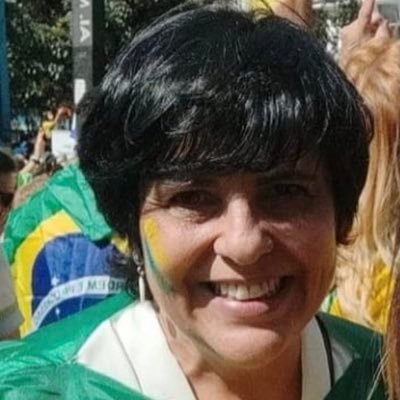 Brasil acima de tudo. Deus acima de todos! Sou direita, sou tia do Zap, sou Robô com CPF. Sou Bolsonaro. Somos 57 milhões🇧🇷