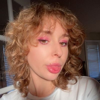 Bondage Enthusiast and content creator
19 years old
So Flo 🔥