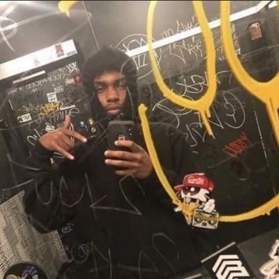 khrrrra's profile picture. That is my husband in my pfp