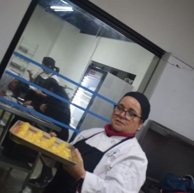 Aspiracionista, Licenciada en Educación Preescolar, Psicóloga, Tanatóloga 🦋 , Chef Repostera 🧁, esposa, mamá de 3, más lo que se acumule