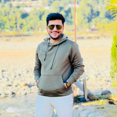 Mobile app consultant | Entrepreneur | Tech enthusiast | Adventure sports | Hindi | Cricket | Memes. 🇮🇳 Let love spread like fake news