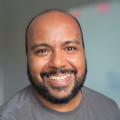 Sou Agilista, Master Coach e PNL, apaixonado por Gestão Ágil e Desenv. de Pessoas. sou MBA em Projetos, MGM30, Scrum Master e Kanban Professional.