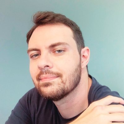 Sou Vingador Financeiro. Ensino como melhorar de vida de forma lúdica para saber gastar certo, investir melhor e realizar sonhos. Palestrante e Coach.